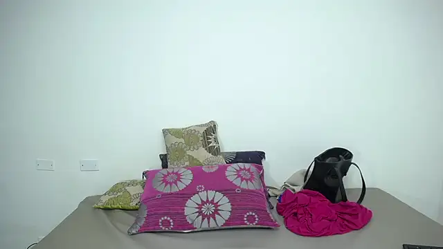 Snapshot of CrushOnMe_ chatting on 02-05-26, 06:09 CrushOnMe online show from 02-05-26, 06:09