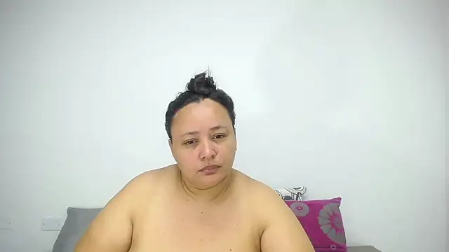 Snapshot of CrushOnMe_ chatting on 05-16-26, 12:53 CrushOnMe online show from 05-16-26, 12:53