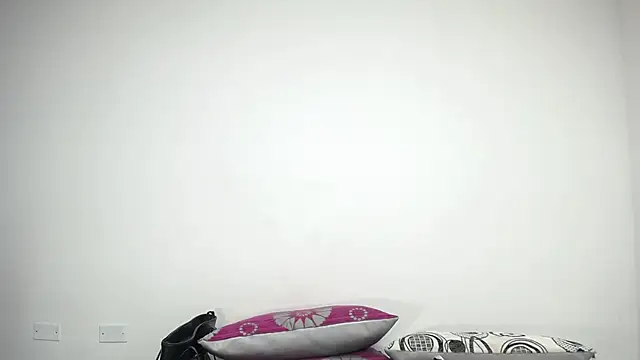 Snapshot of CrushOnMe_ chatting on 05-15-26, 01:58 CrushOnMe online show from 05-15-26, 01:58