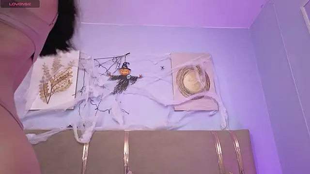 sarah cruzz  online show from 10-30-25, 12:42