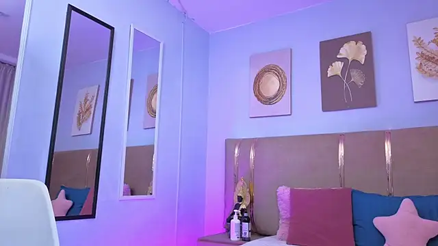 sarah cruzz  online show from 11-21-25, 01:15