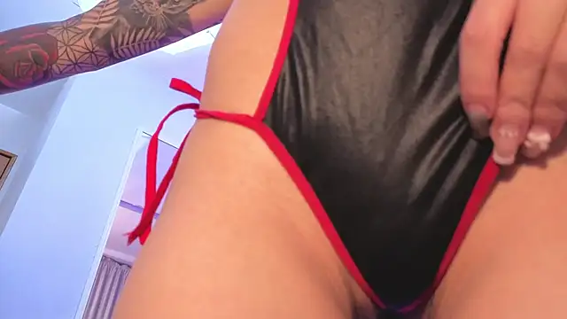 sarah cruzz  online show from 04-10-26, 02:29