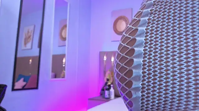 sarah cruzz  online show from 11-26-25, 01:27