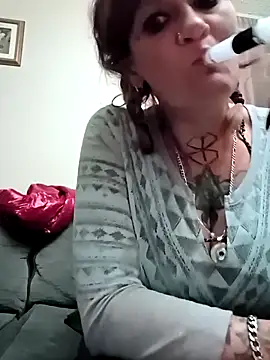 renegade vyxxen online show from 11-24-25, 04:23