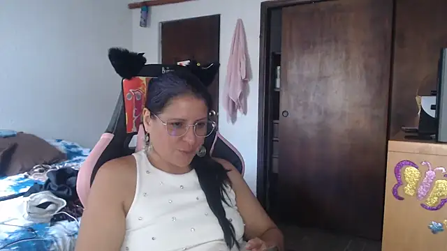 LucifernandaSw online show from 06-11-26, 09:23