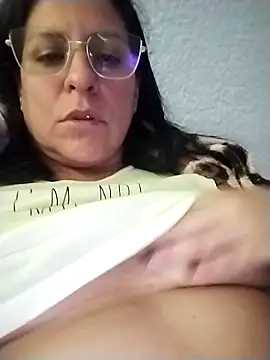Snapshot of LucifernandaSw chatting on 04-20-26, 01:30 LucifernandaSw online show from 04-20-26, 01:30