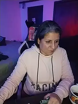 Snapshot of LucifernandaSw chatting on 05-20-26, 04:42 LucifernandaSw online show from 05-20-26, 04:42