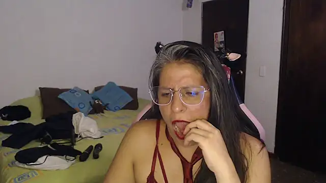 Snapshot of LucifernandaSw chatting on 05-14-26, 05:04 LucifernandaSw online show from 05-14-26, 05:04