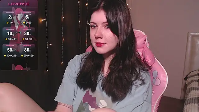 Snapshot of CutieTori chatting on 12-11-24, 10:25 CutieTori online show from 12-11-24, 10:25
