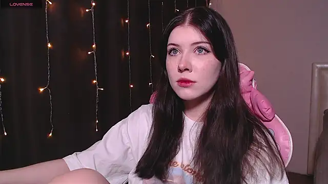 Snapshot of CutieTori chatting on 02-15-25, 09:38 CutieTori online show from 02-15-25, 09:38
