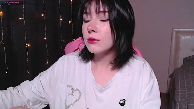 Snapshot of CutieTori chatting on 03-20-25, 07:47 CutieTori online show from 03-20-25, 07:47