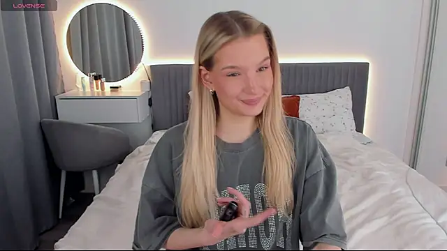 CassieRayss online show from 02-21-25, 08:05