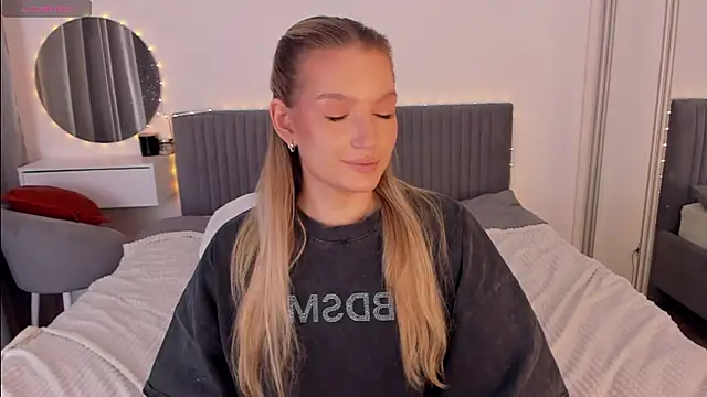 CassieRayss online show from 01-08-26, 12:33