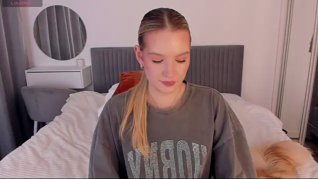 CassieRayss online show from 11-17-25, 03:49