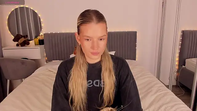 CassieRayss online show from 07-04-26, 05:06