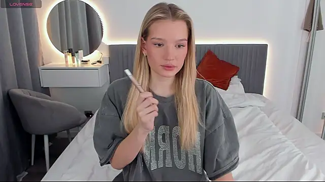 CassieRayss online show from 02-11-25, 12:15