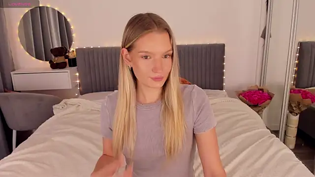 CassieRayss online show from 07-22-26, 01:46