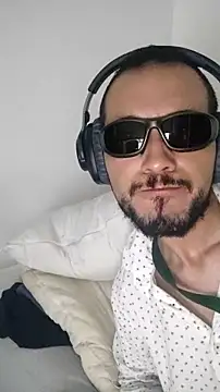 Yeye25199 online show from 10-18-25, 01:02