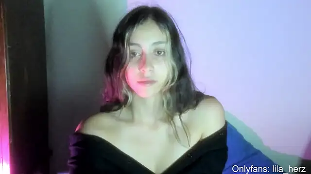 Snapshot of Liherz chatting on 01-31-25, 04:25 Liherz online show from 01-31-25, 04:25