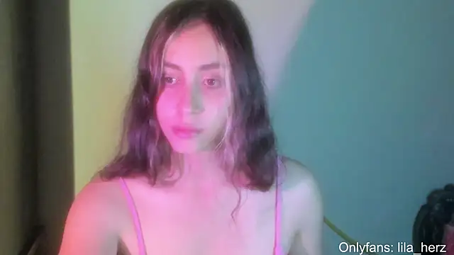 Snapshot of Liherz chatting on 01-16-25, 05:00 Liherz online show from 01-16-25, 05:00