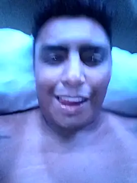 Snapshot of Leon_69ht chatting on 05-08-26, 03:32 Leon 69ht online show from 05-08-26, 03:32