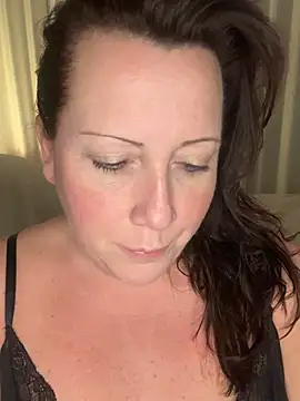 xsexycurvymilf online show from 02-17-25, 03:00