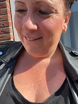 xsexycurvymilf online show from 04-15-26, 08:42