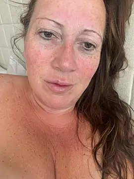 Snapshot of xsexycurvymilf chatting on 06-21-26, 07:36 xsexycurvymilf online show from 06-21-26, 07:36