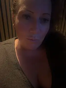 xsexycurvymilf online show from 07-10-26, 08:31