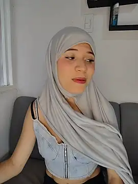 Snapshot of hanaa_18 chatting on 06-02-26, 06:41 hanaa 18 online show from 06-02-26, 06:41