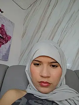 Snapshot of hanaa_18 chatting on 04-24-26, 09:39 hanaa 18 online show from 04-24-26, 09:39