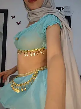 Snapshot of hanaa_18 chatting on 05-19-26, 06:59 hanaa 18 online show from 05-19-26, 06:59