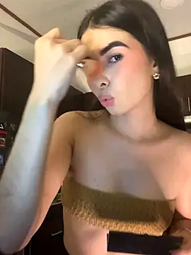 Snapshot of Coralinee_01 chatting on 11-25-25, 12:33 Coralinee 01 online show from 11-25-25, 12:33