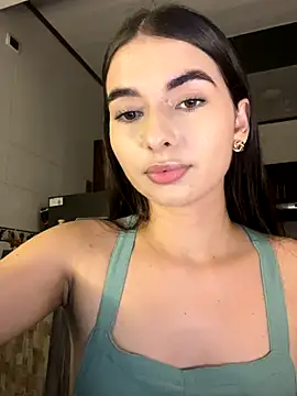 Snapshot of Coralinee_01 chatting on 12-01-25, 12:33 Coralinee 01 online show from 12-01-25, 12:33