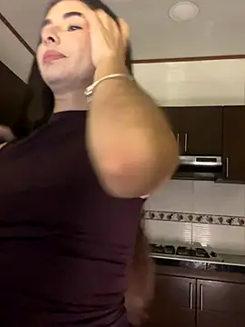 Snapshot of Coralinee_01 chatting on 11-26-25, 12:43 Coralinee 01 online show from 11-26-25, 12:43