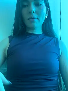 Snapshot of Coralinee_01 chatting on 11-21-25, 03:11 Coralinee 01 online show from 11-21-25, 03:11