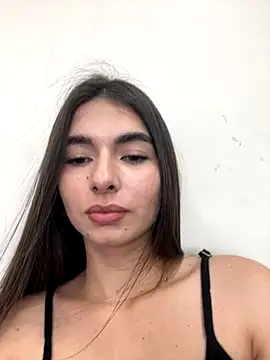 Snapshot of Coralinee_01 chatting on 10-30-25, 03:42 Coralinee 01 online show from 10-30-25, 03:42