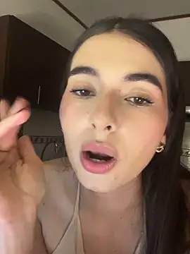 Snapshot of Coralinee_01 chatting on 11-30-25, 03:07 Coralinee 01 online show from 11-30-25, 03:07