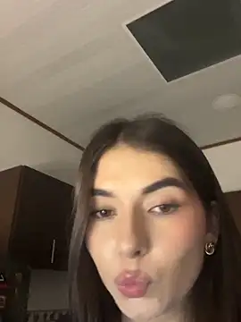 Coralinee 01 online show from 12-19-25, 12:36