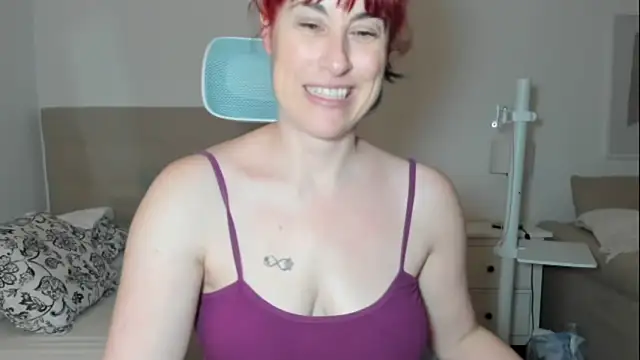 Snapshot of emmita69_ chatting on 04-28-26, 02:27 emmita69 online show from 04-28-26, 02:27