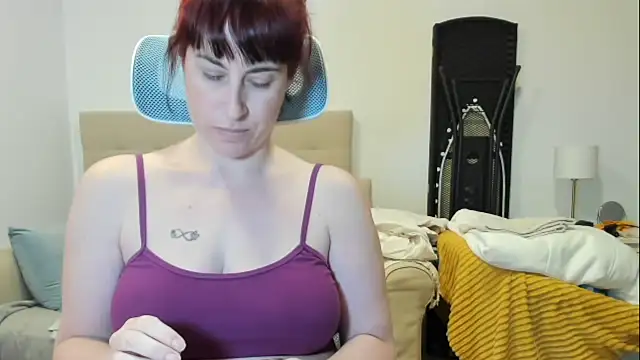 emmita69  online show from 02-10-26, 03:38