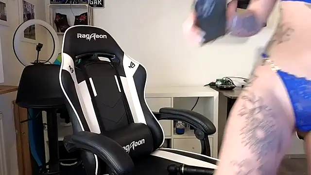 Snapshot of AmazingSugar- chatting on 03-19-26, 05:57 AmazingSugar- online show from 03-19-26, 05:57