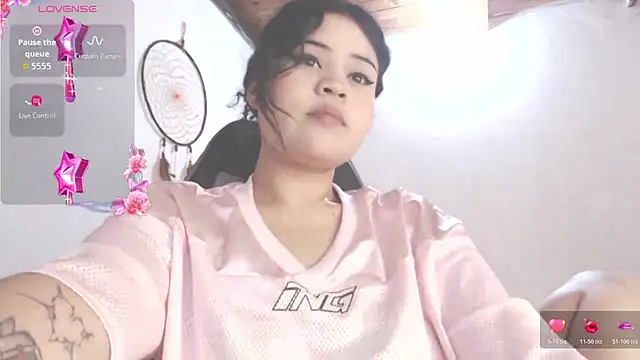 Snapshot of Amara18_ chatting on 11-25-25, 02:17 Amara18 online show from 11-25-25, 02:17