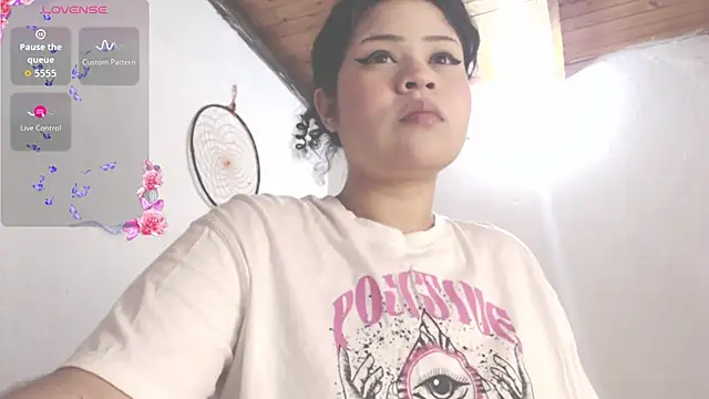 Snapshot of Amara18_ chatting on 11-30-25, 11:16 Amara18 online show from 11-30-25, 11:16