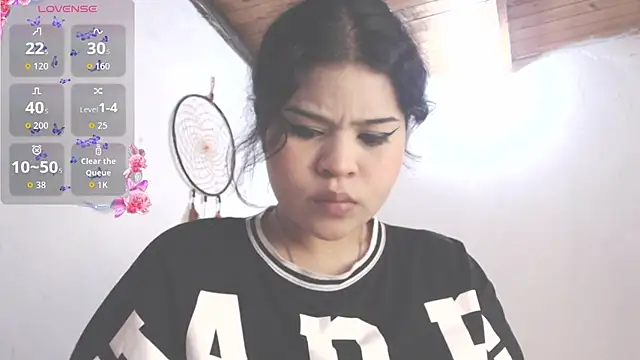 Snapshot of Amara18_ chatting on 11-18-25, 03:37 Amara18 online show from 11-18-25, 03:37