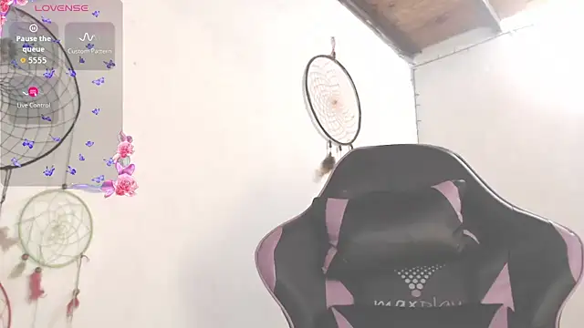 Amara18  online show from 04-10-26, 08:32