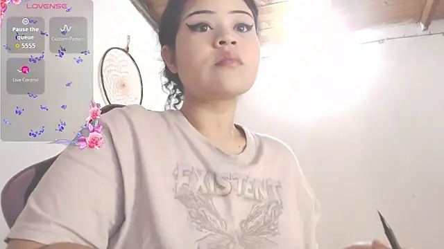 Amara18  online show from 04-11-26, 06:32