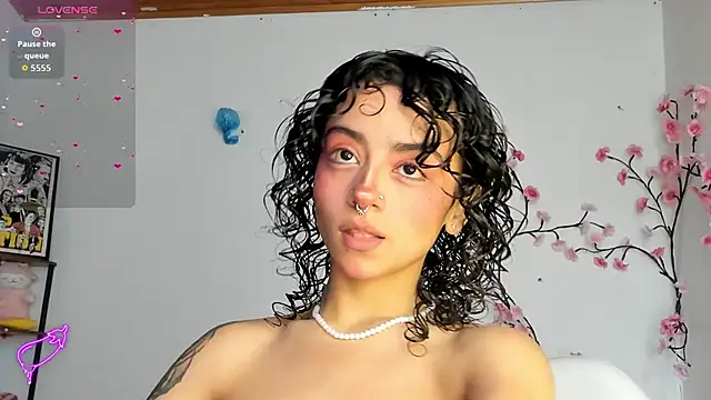Snapshot of sami_monroe chatting on 05-19-26, 01:29 sami monroe online show from 05-19-26, 01:29