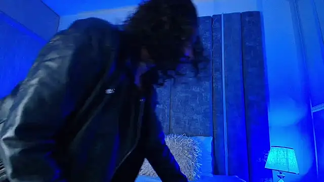 Amareto  online show from 12-22-25, 01:11