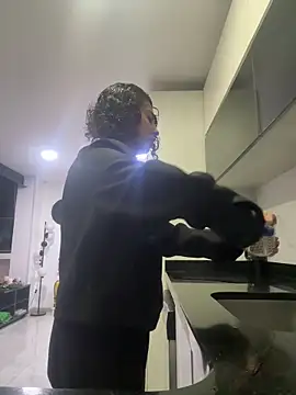 Amareto  online show from 12-14-25, 12:11